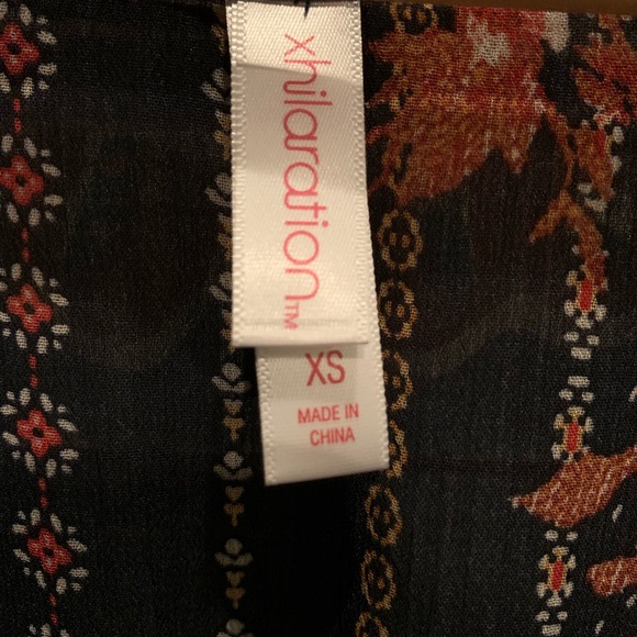 Xhilaration Boho Button Front Breezy Patterned Kimono for Autumn - Picture 3 of 4